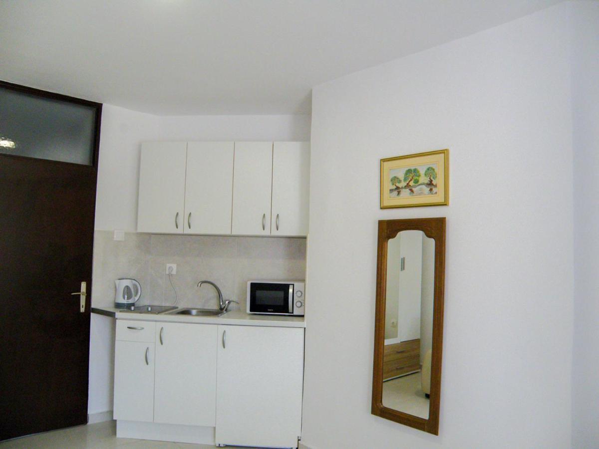 Lada Apartmani Novalja Exterior photo