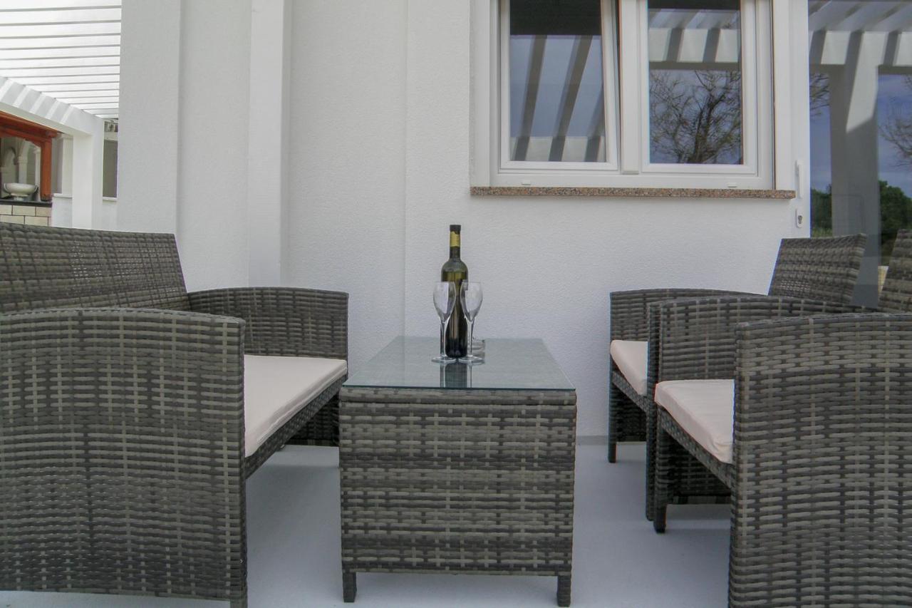 Lada Apartmani Novalja Exterior photo