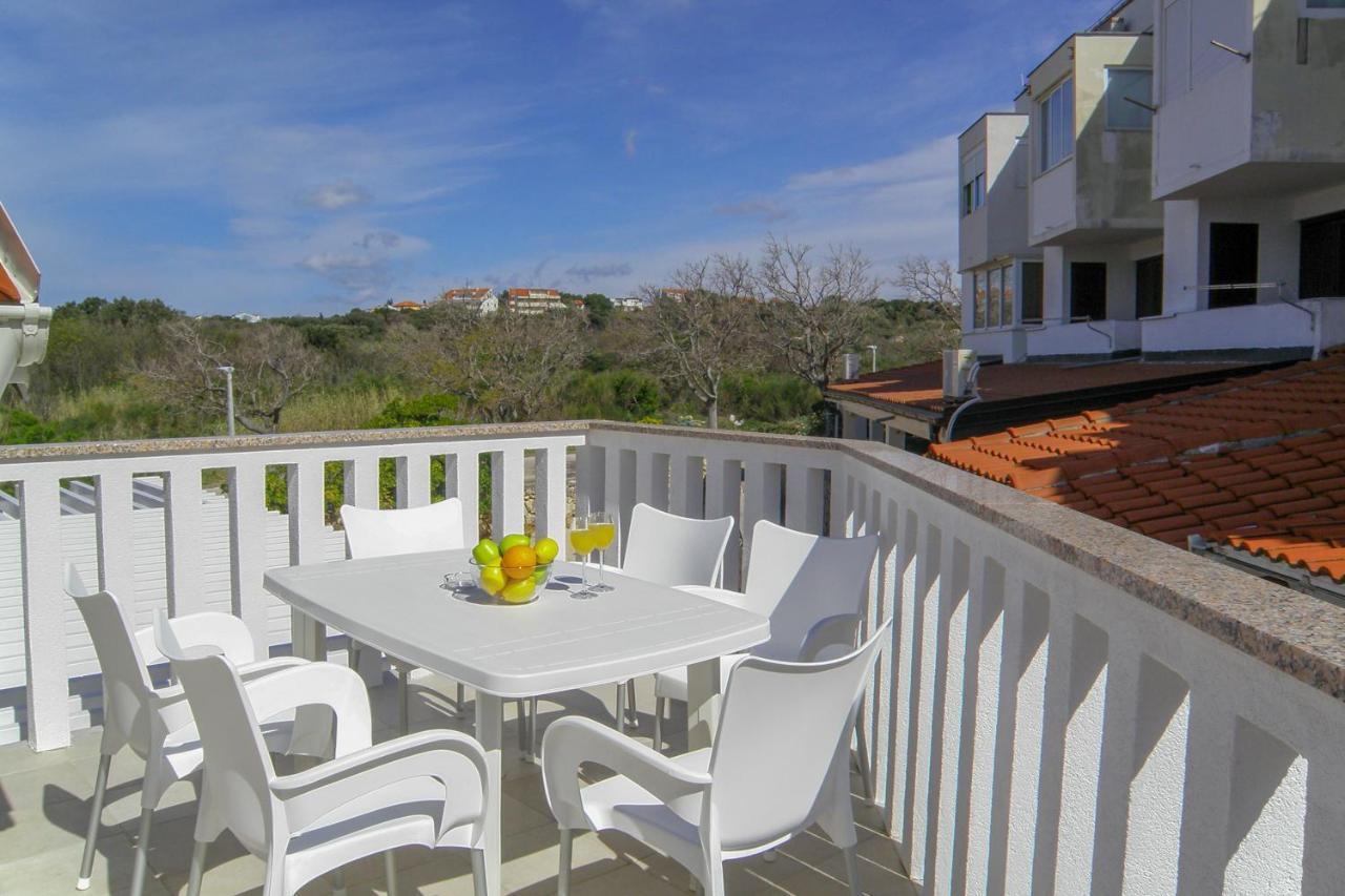 Lada Apartmani Novalja Exterior photo